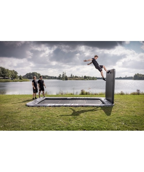 BERG SPORTS Ultim Pro Bouncer FlatGround 5x5 + AeroWall