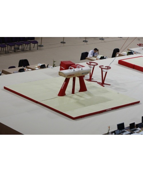 SET OF LANDING MATS FOR COMPETITION POMMEL HORSE - 16 m² - FIG Approved